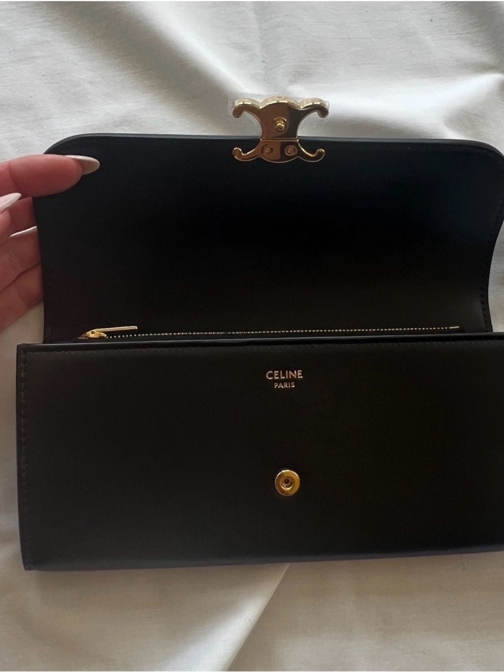 NIB Celine Triomphe Long Wallet in Shiny Calfskin with Gold Tone Hardware - Picture 4 of 10